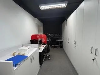 odličan poslovni kompleks - slika 13