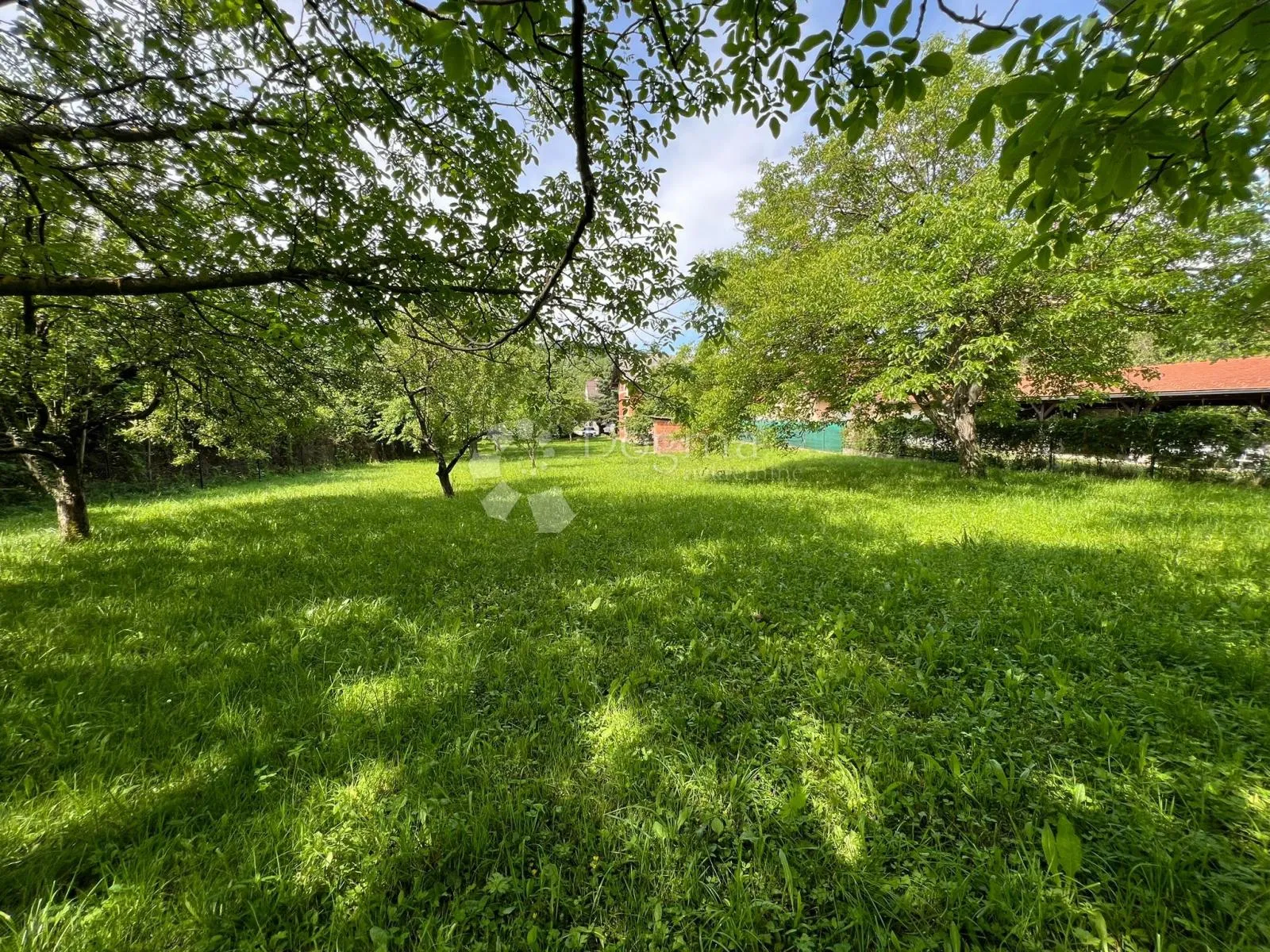 građevinsko zemljište s priključcima uz glavnu cestu 1750m2 - slika 3