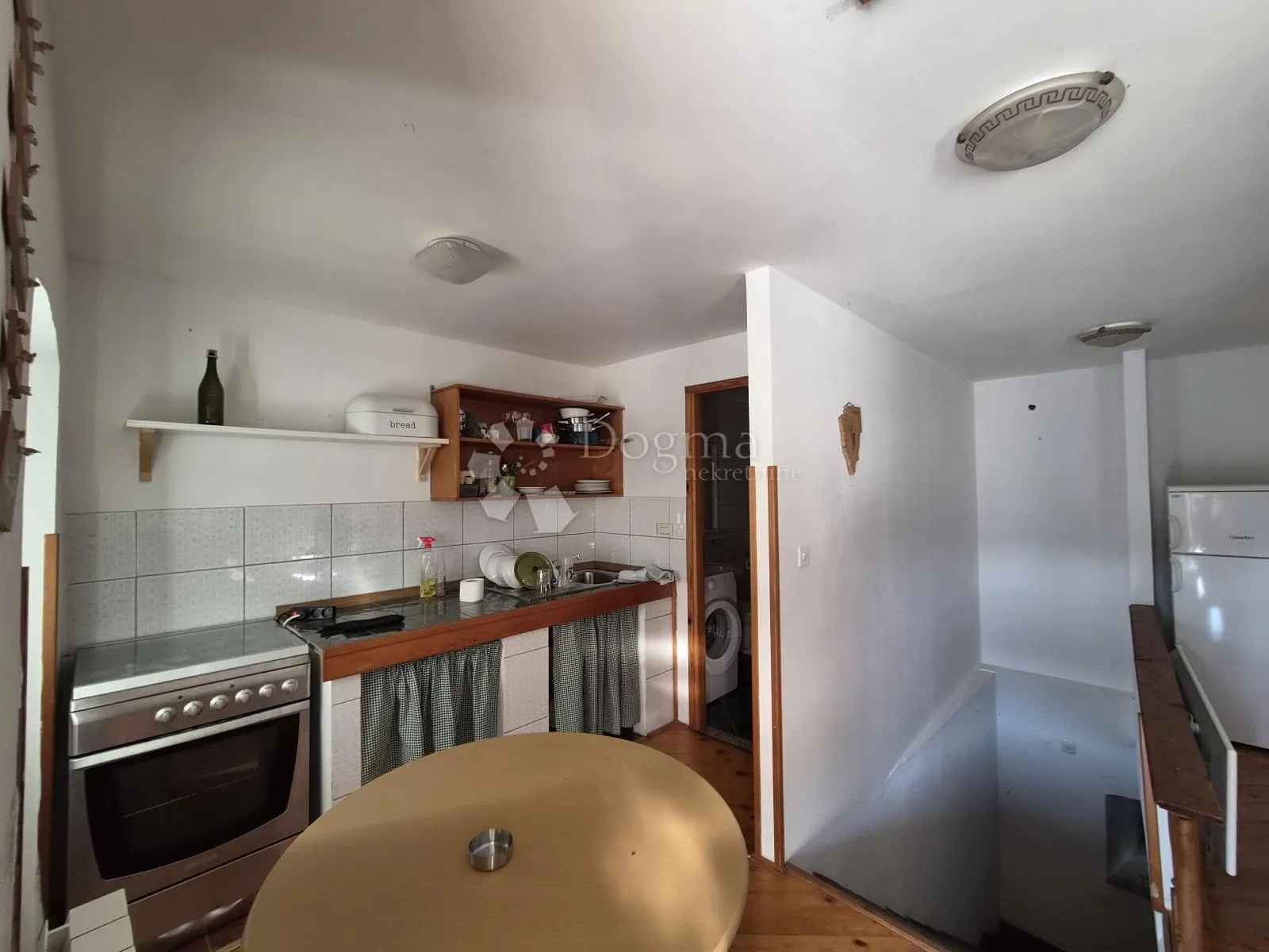 samostojeća kuća, 405m2, roč - slika 10