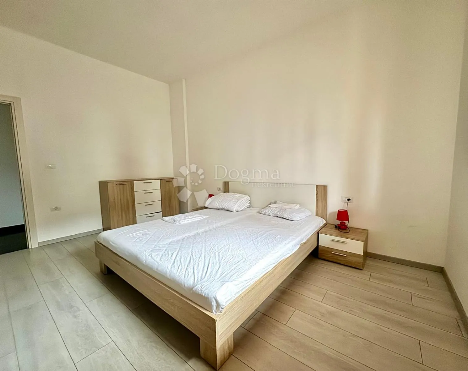 stan u prizemlju - 350m od mora - slika 9