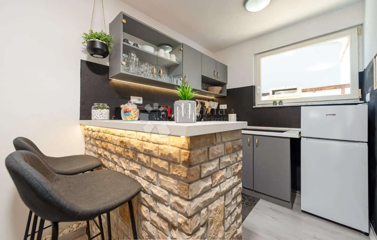 tri apartmana s bazenom - slika 20