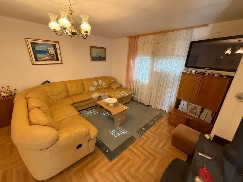 kvalitetna i lijepa kuća na savršenoj lokaciji - slika 33
