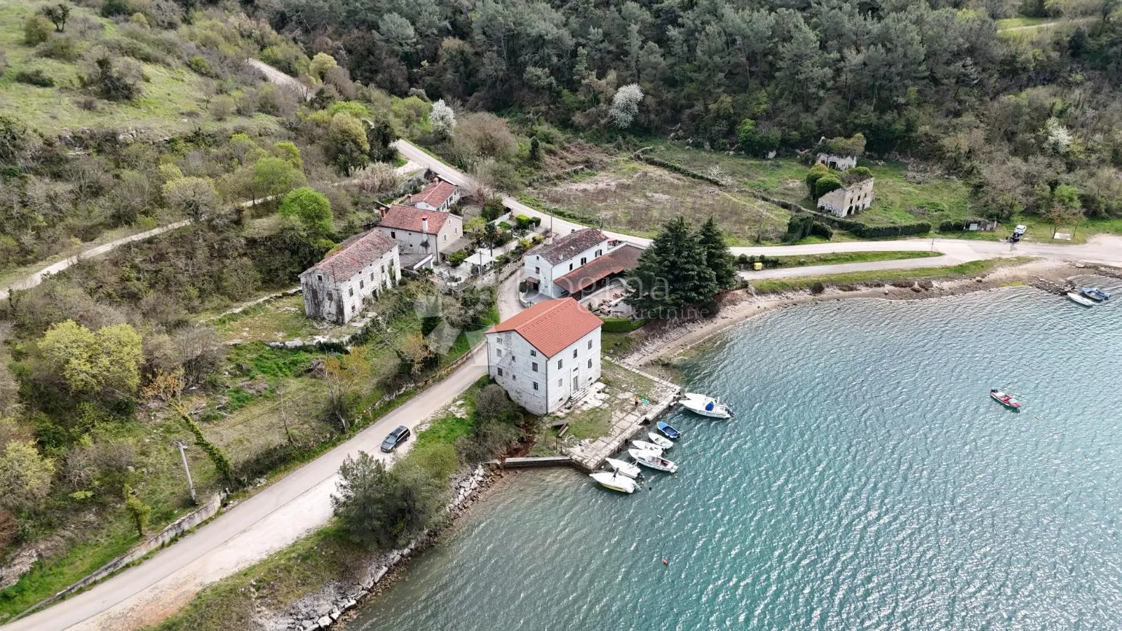 povijesni ljetnikovac s privatnim molom - slika 6