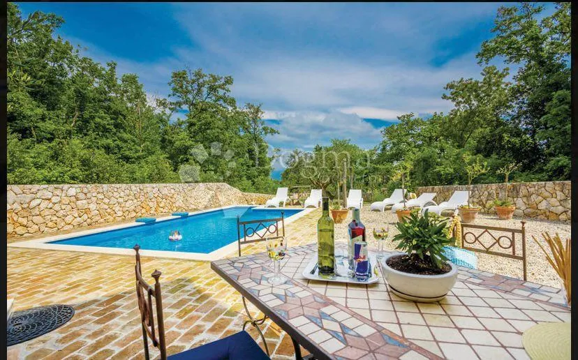otok krk - rustikalna kamena vila s bazenom - slika 4