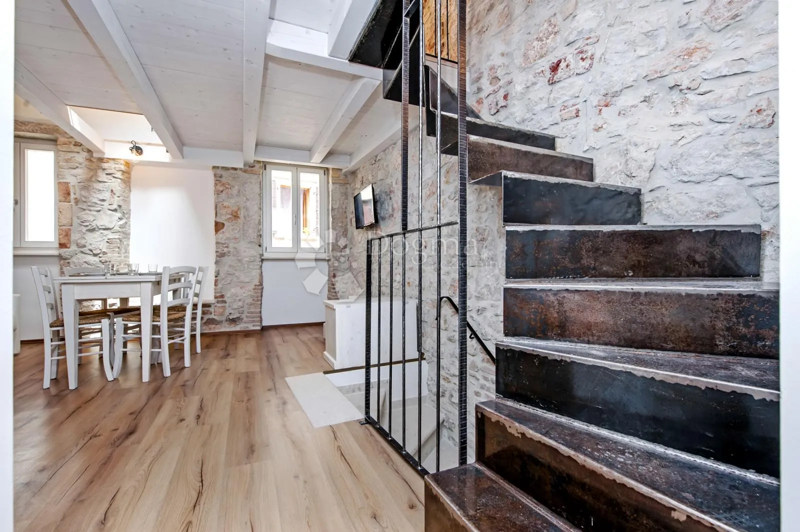 rovinj - sniženo! kuca s 3 apartmana u srcu starog grada - slika 54