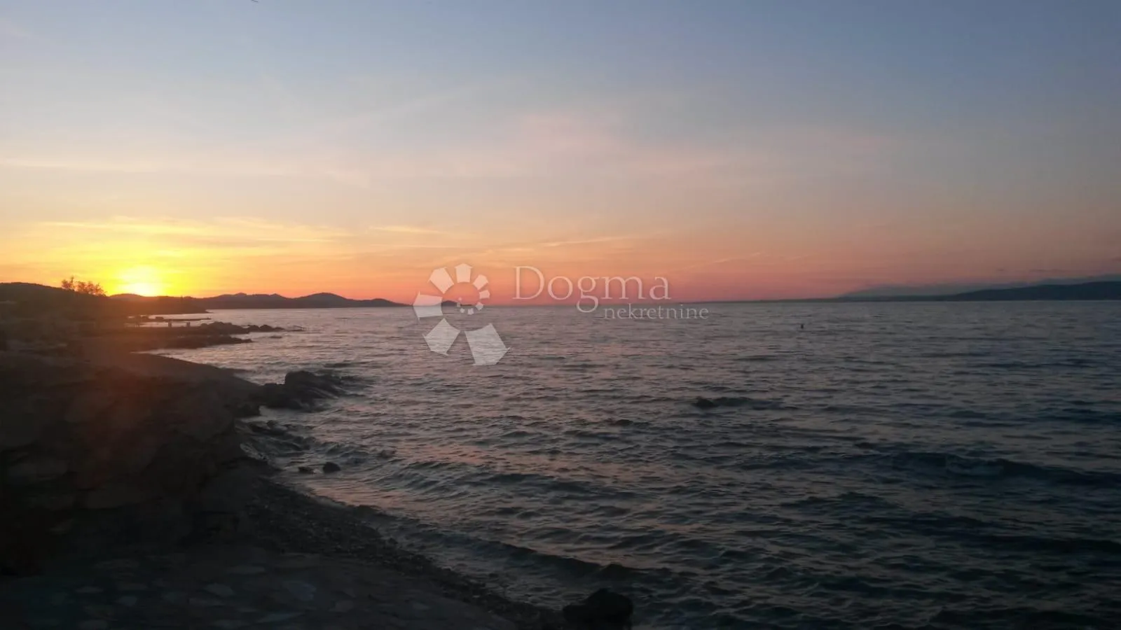 otok pašman, 1. red do mora – dvojna kuća s dva apartmana i direktnim izlazom na plažu - slika 19