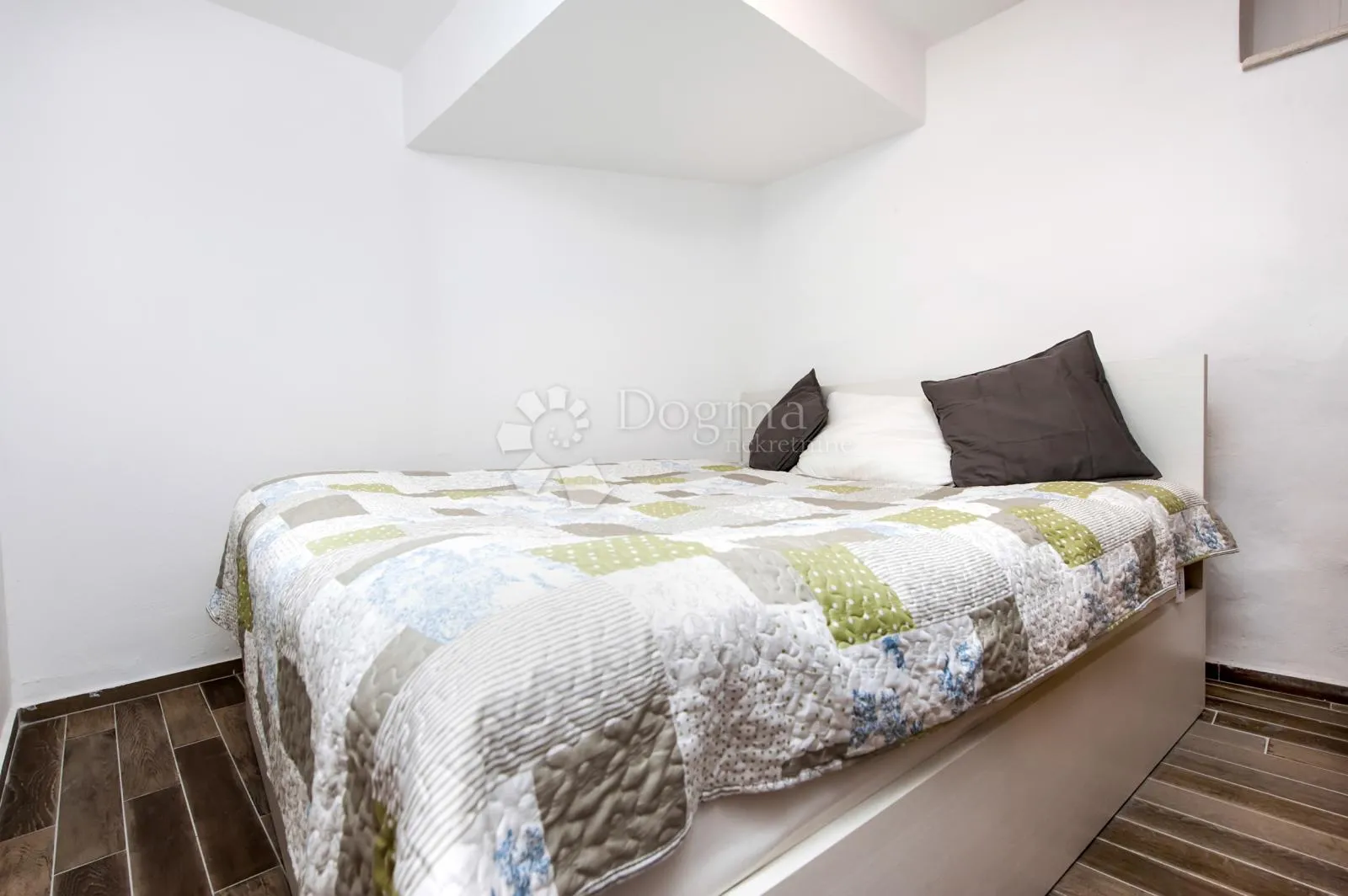rovinj - sniženo! kuca s 3 apartmana u srcu starog grada - slika 17