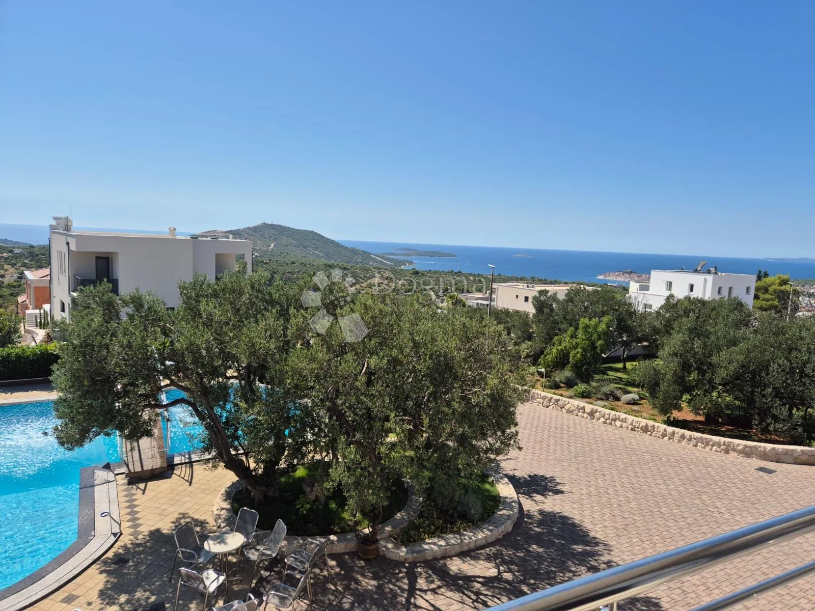 prodaje se – vila s neprocjenjivim pogledom na more, otoke i primošten - slika 2