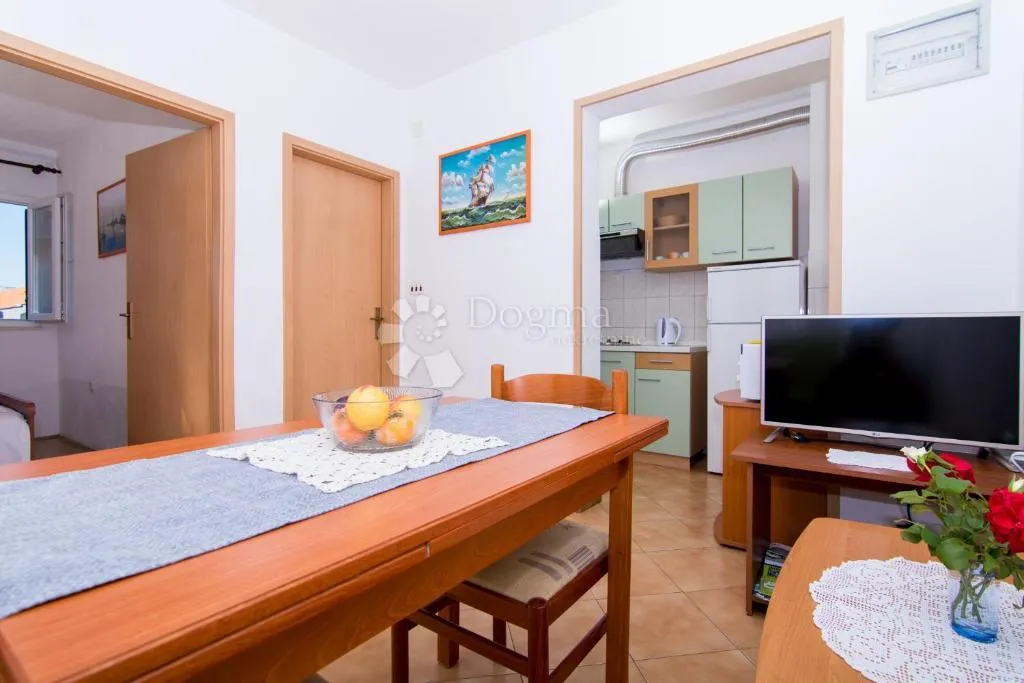 apartmanska samostojeća kuća u mjestu mastrinka! o.čiovo - slika 10