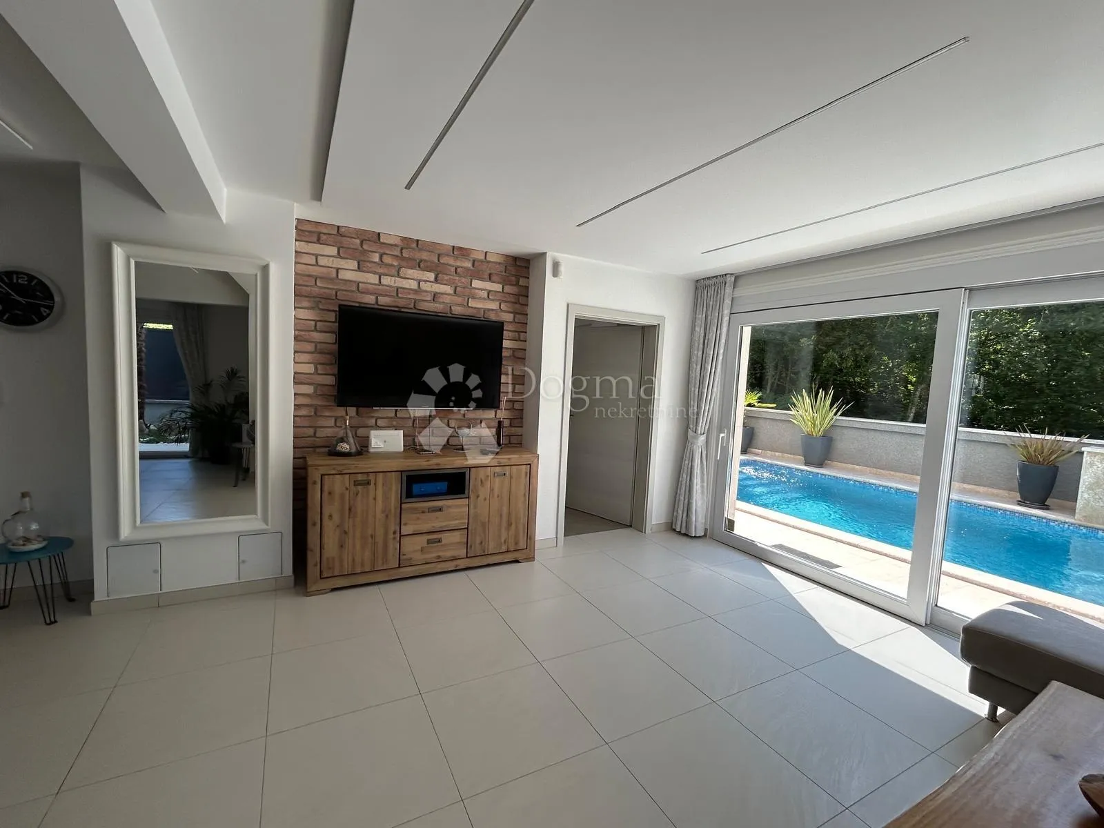 otok krk dobrinj villa s bazenom - slika 3