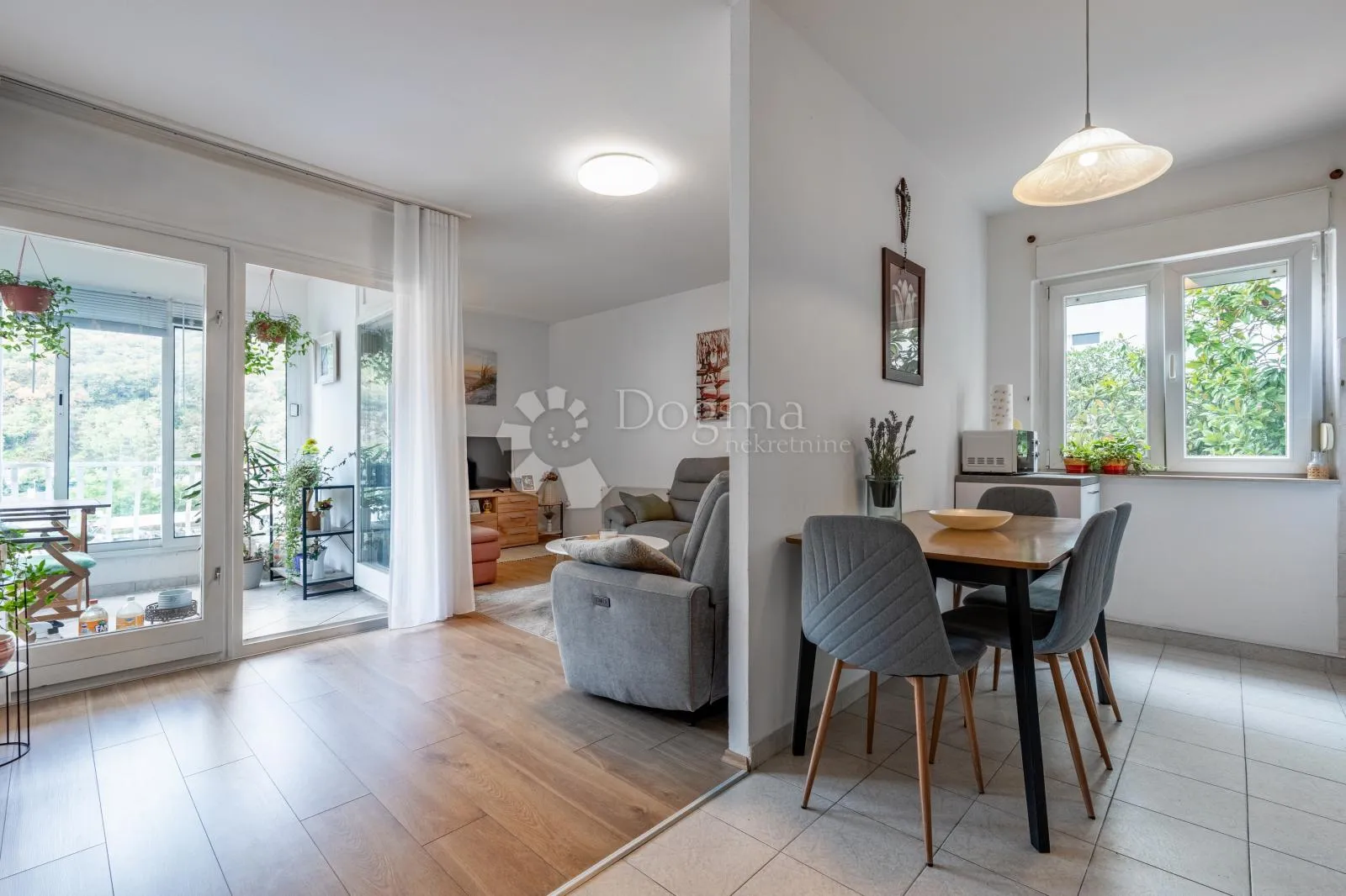 škurinje -65m2 ,prvi kat balkon 2s+db - slika 3