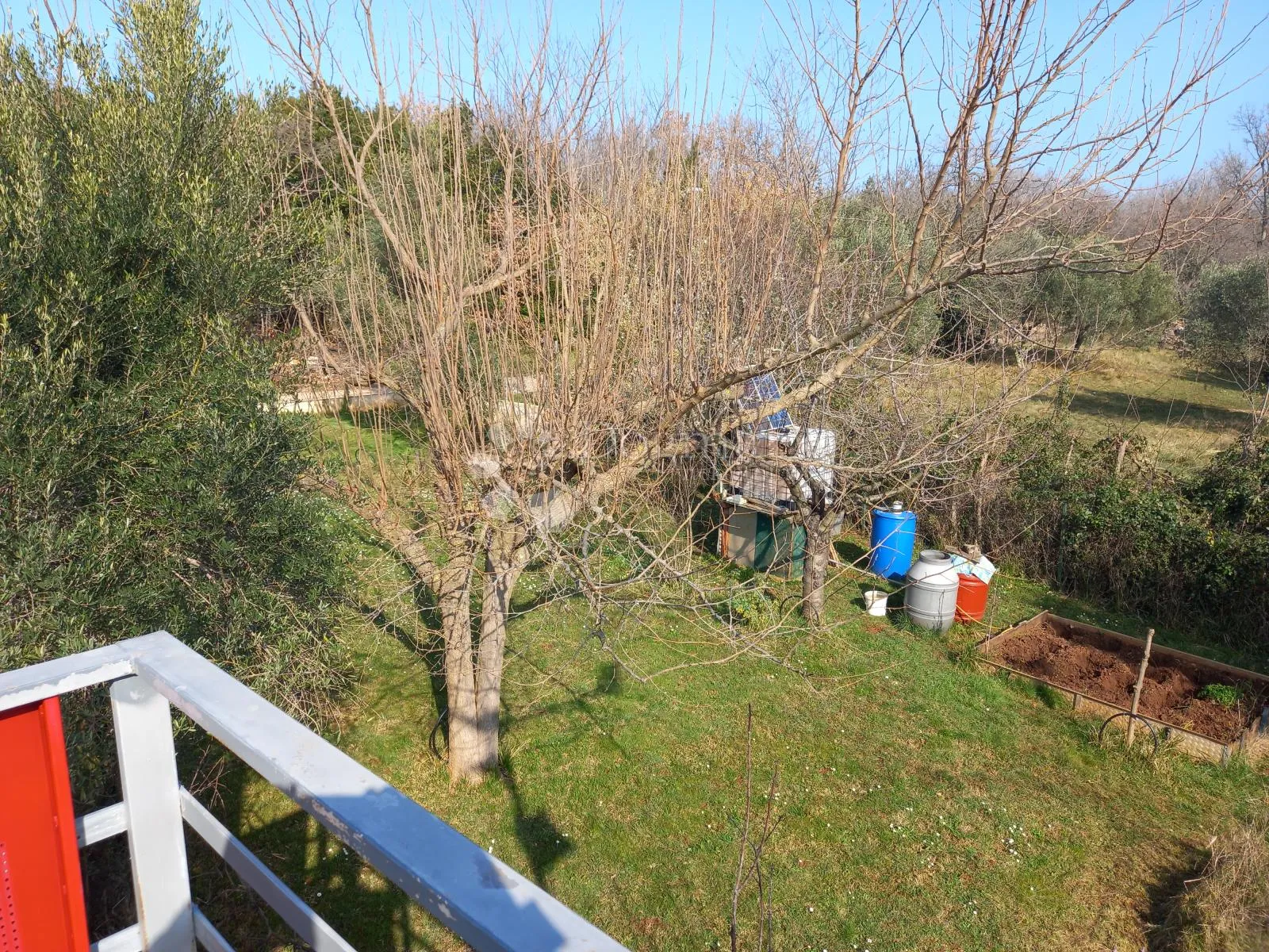kuća s potencijalom gradnje – mirna ulica, zambratija - slika 15