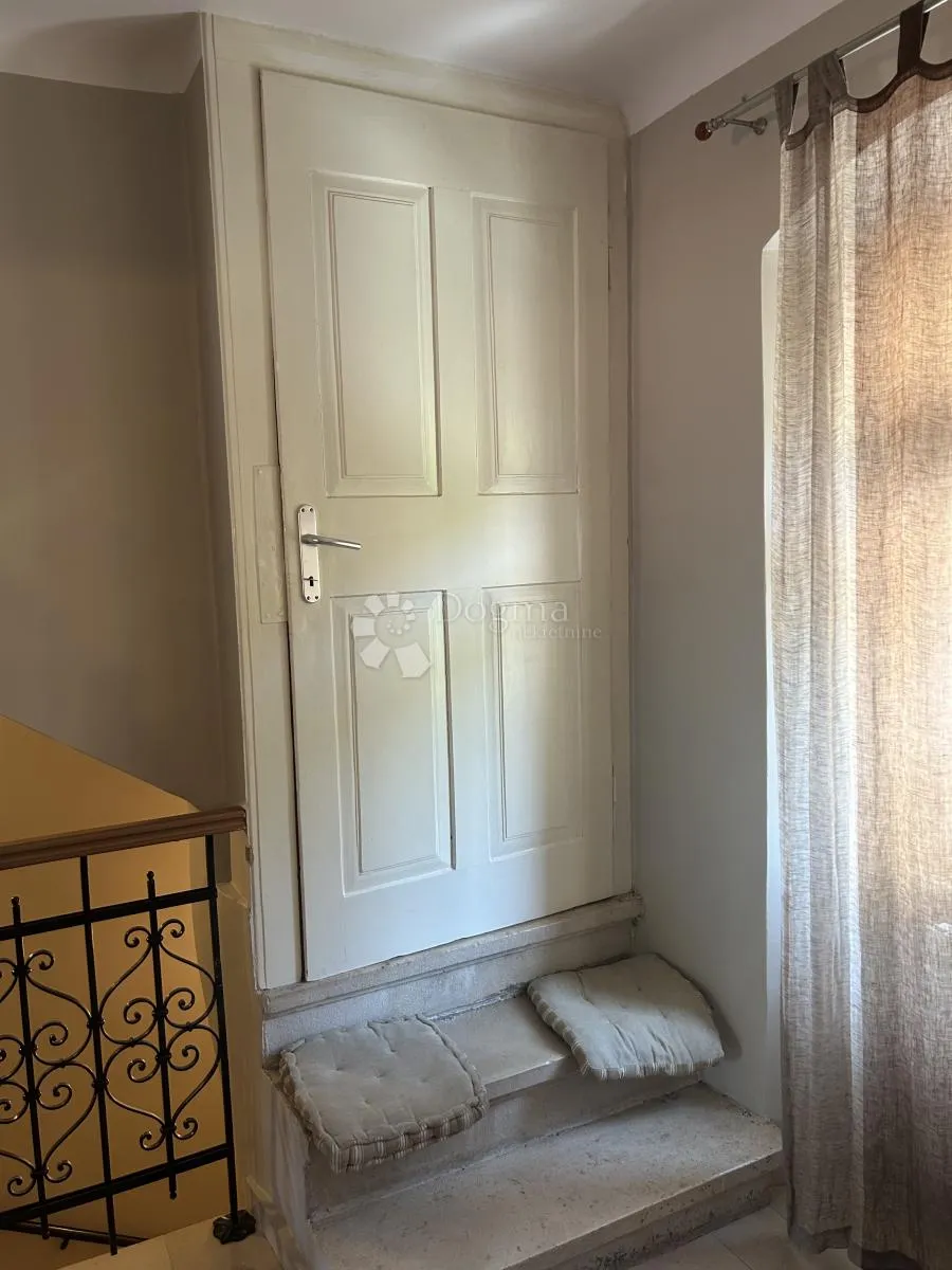 gospodska kuća u bakru - slika 41