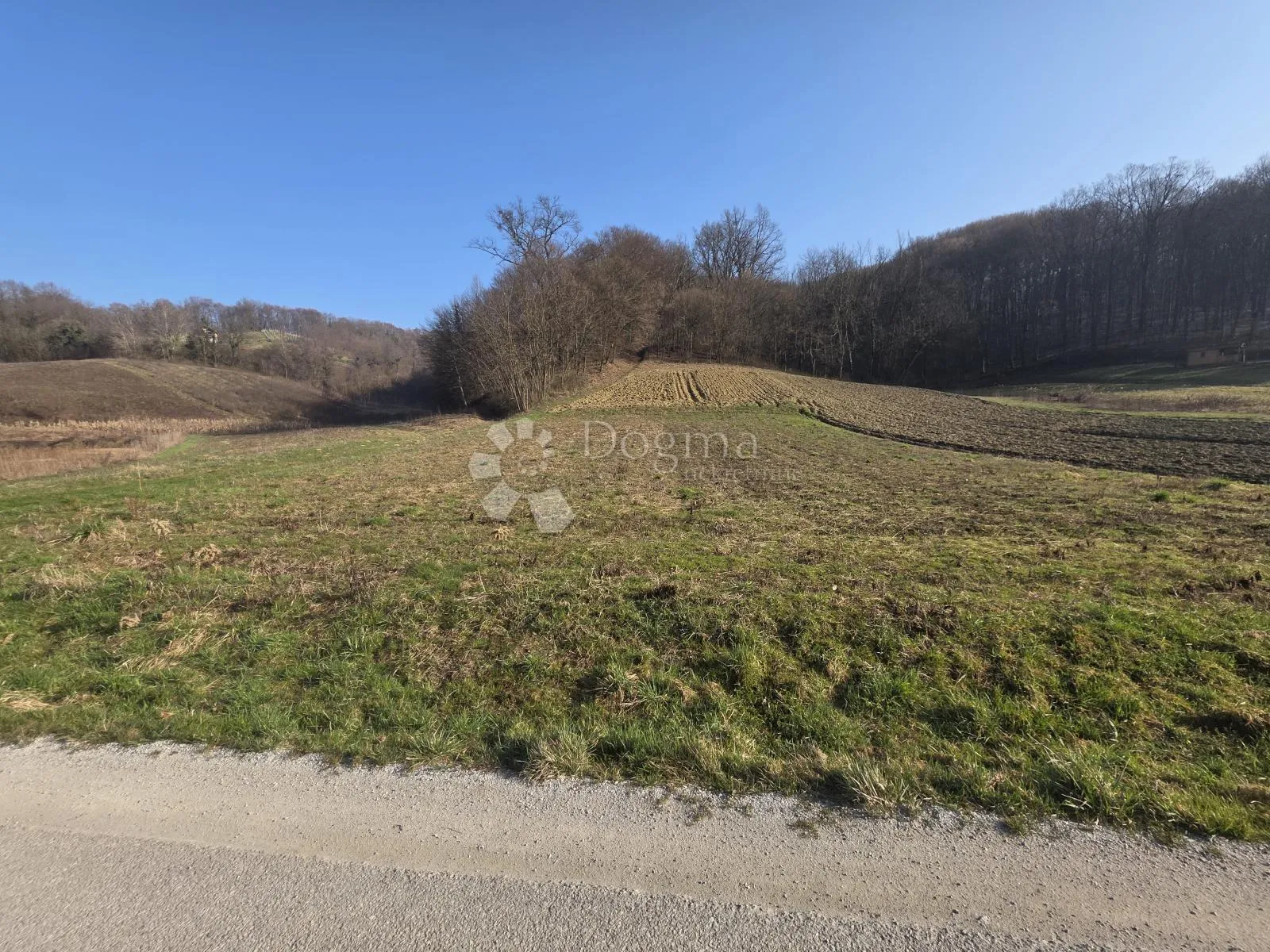 Građevinsko zemljište 1.176 m² – ravan teren, mirna lokacija, blizina Sv. Križ Začretja i Zaboka - Donja Pačetina, Sveti Križ Začretje
