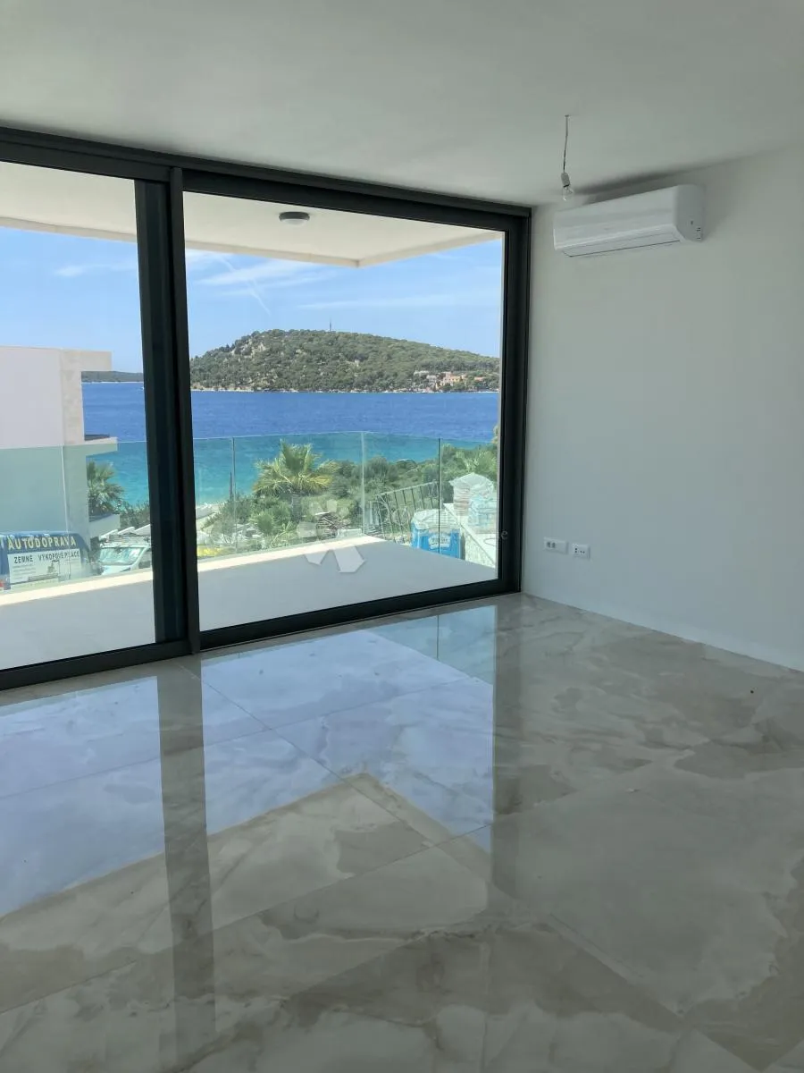 luksuzni apartman uz more c3 - slika 8