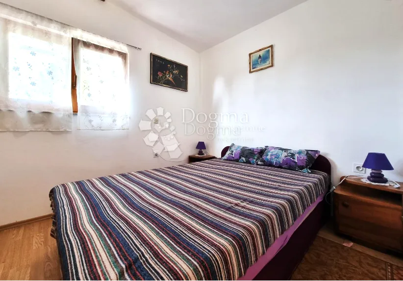 samostojeća kuća s puno potencijala - slika 8