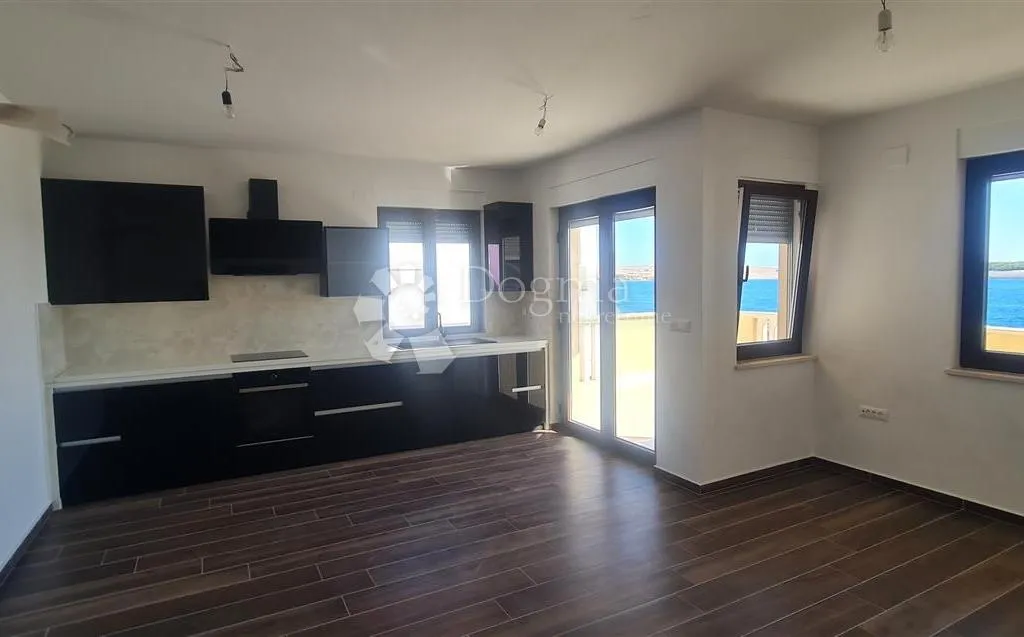luksuzan apartman pored mora u povljani - slika 6