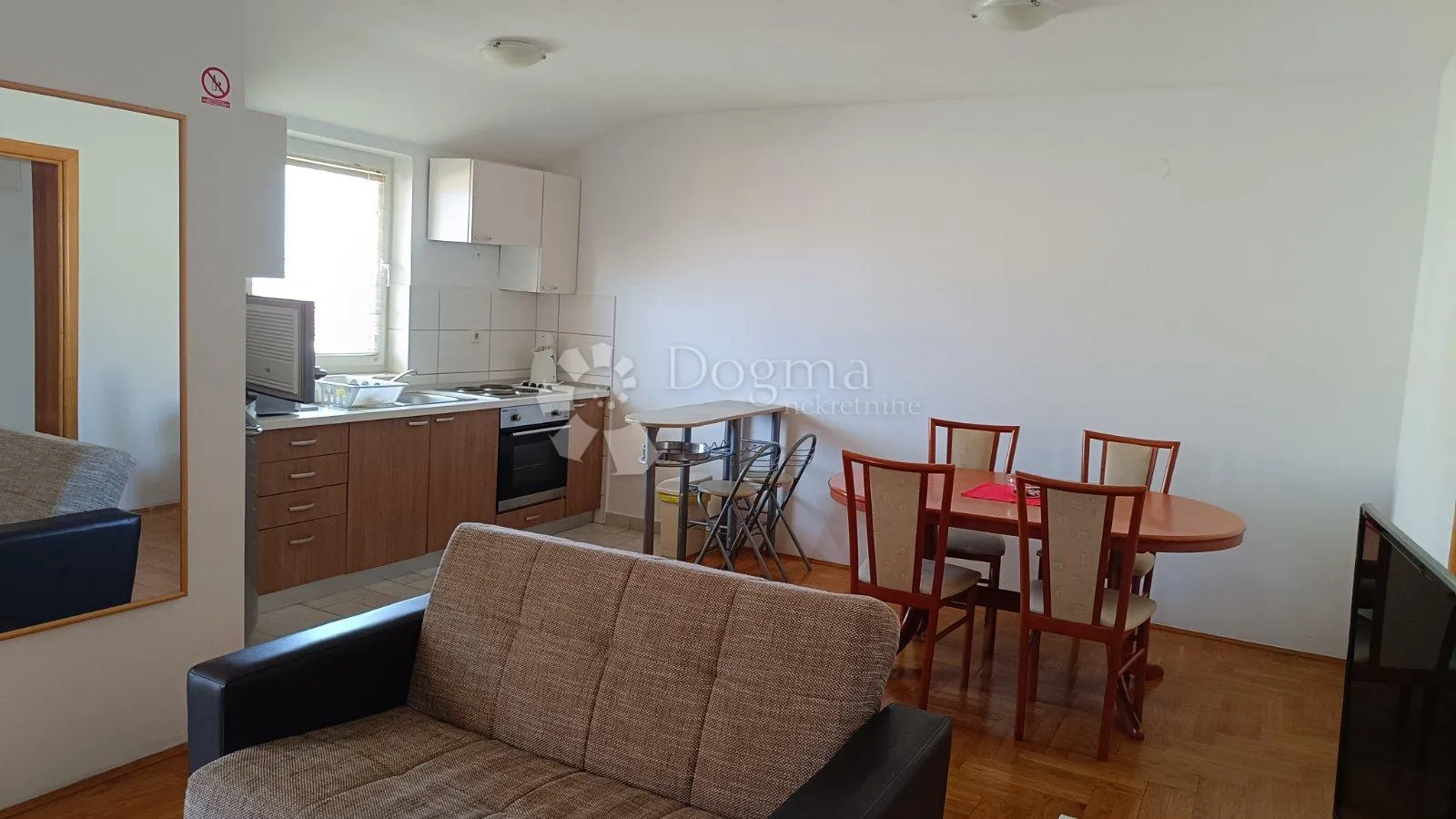 malinska, 61 m2 2s+db, balkon, parking - slika 3