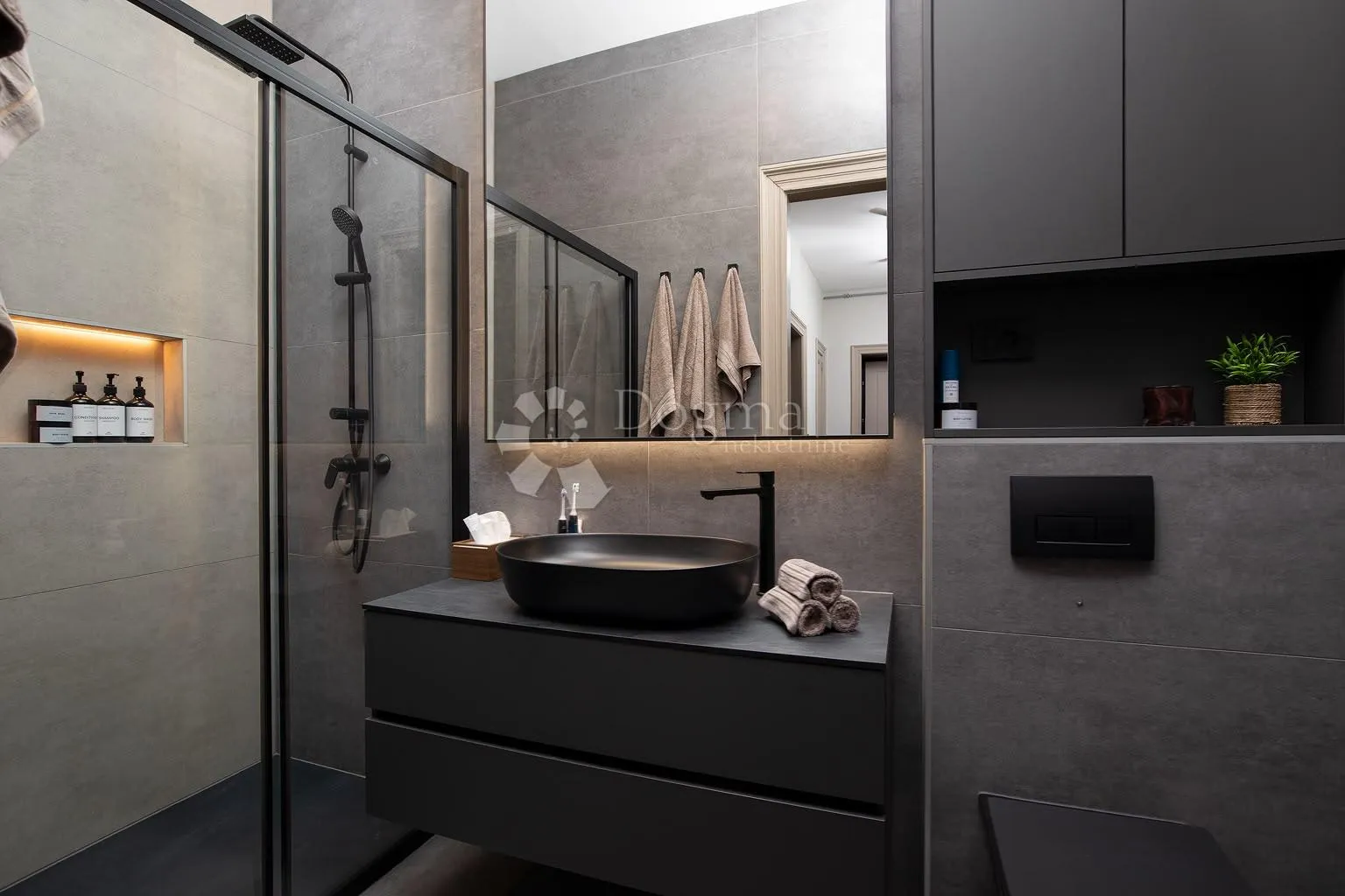 penthouse u srcu pule – vrhunski dizajn, pogled na arenu - slika 14