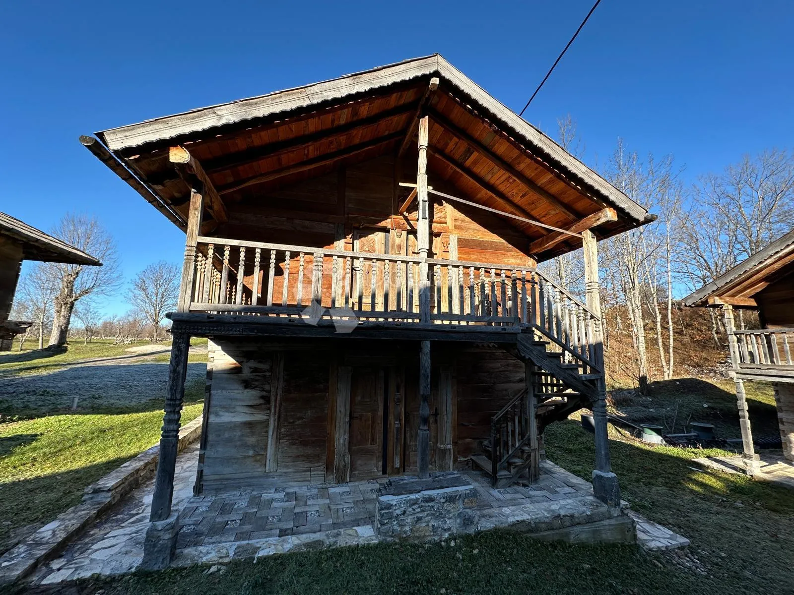 difuzni hotel autohtone kamene kuće 10+1 - slika 15