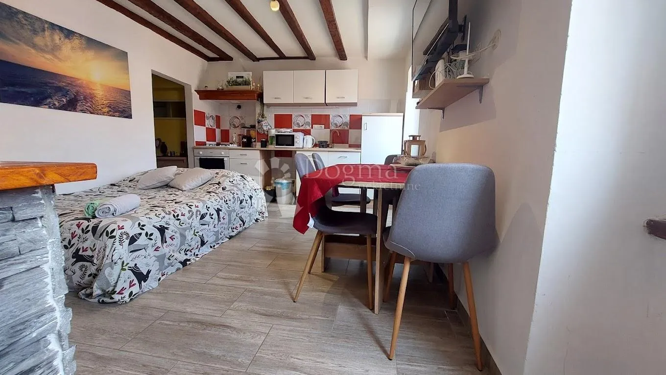 kuća sa 3 apartmana u centru rovinja! - slika 20
