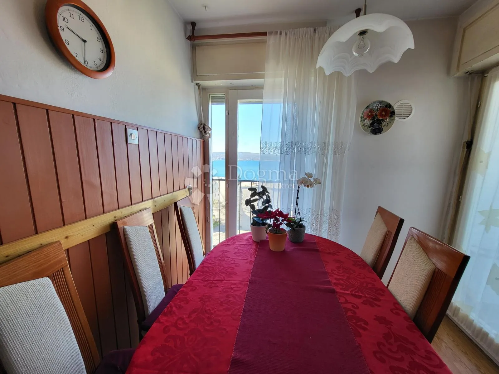 stan u blizini centra sa prekrasnim pogledom na more - slika 8
