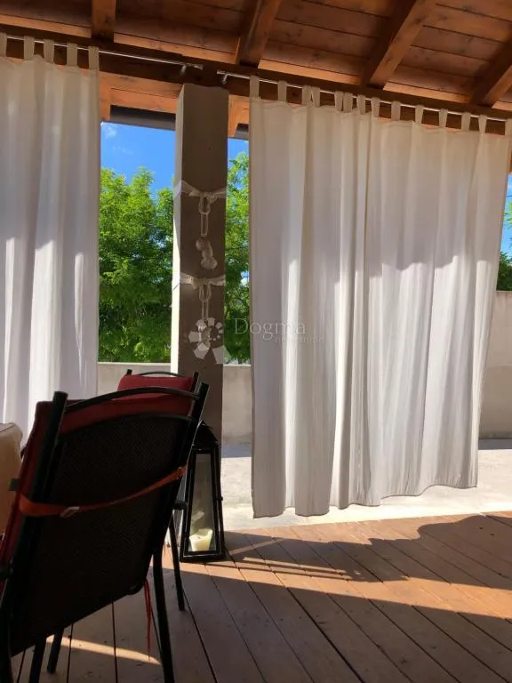 kuća na pagu s velikim dvorištem - 310m2 - slika 41