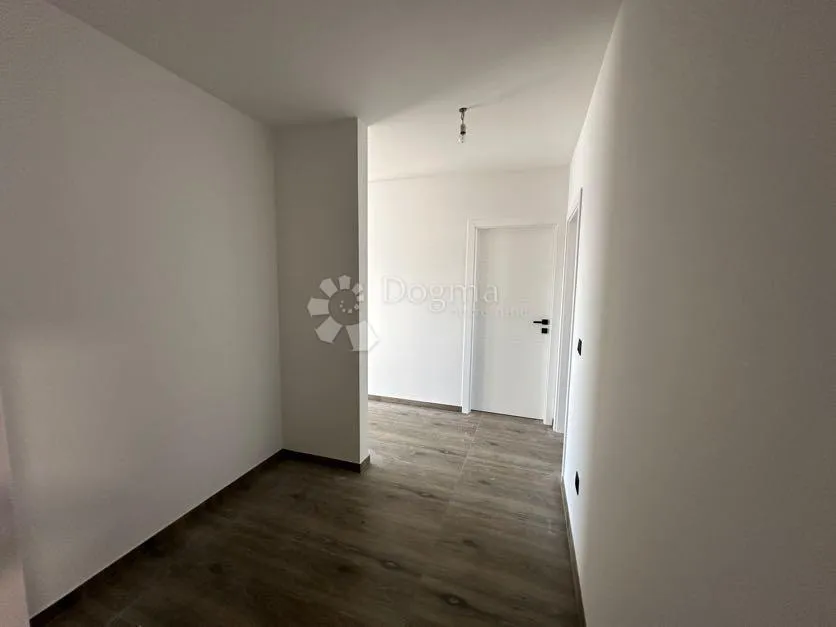 luksuzni apartman na moru - slika 11