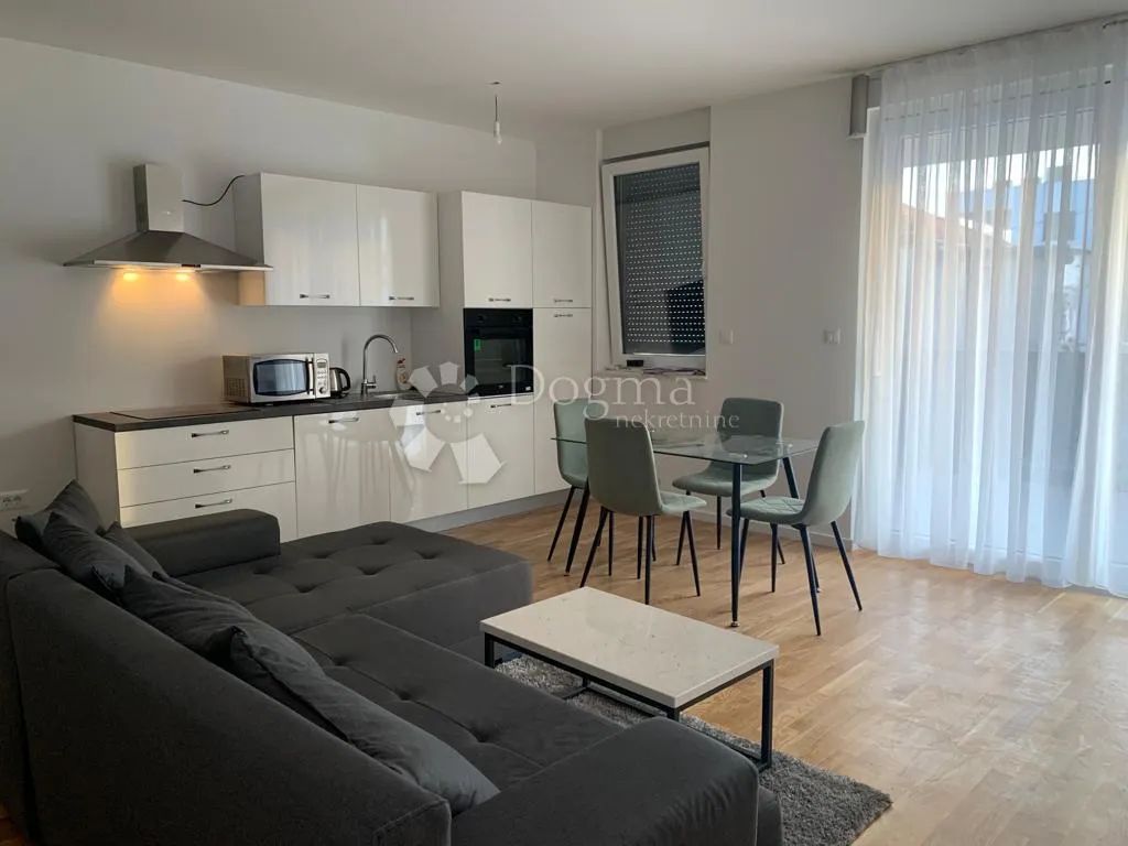 vodice-novogradnja sa garažom, 143m2 - slika 13