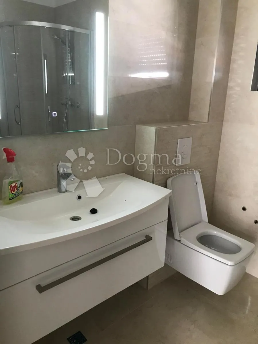 rogoznica- villa s predivnim pogledom i top lokacijom - slika 4