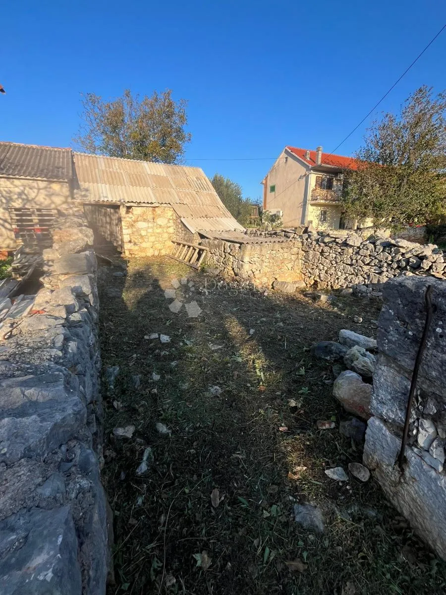 kuca u dubravi pored sibenika - slika 8