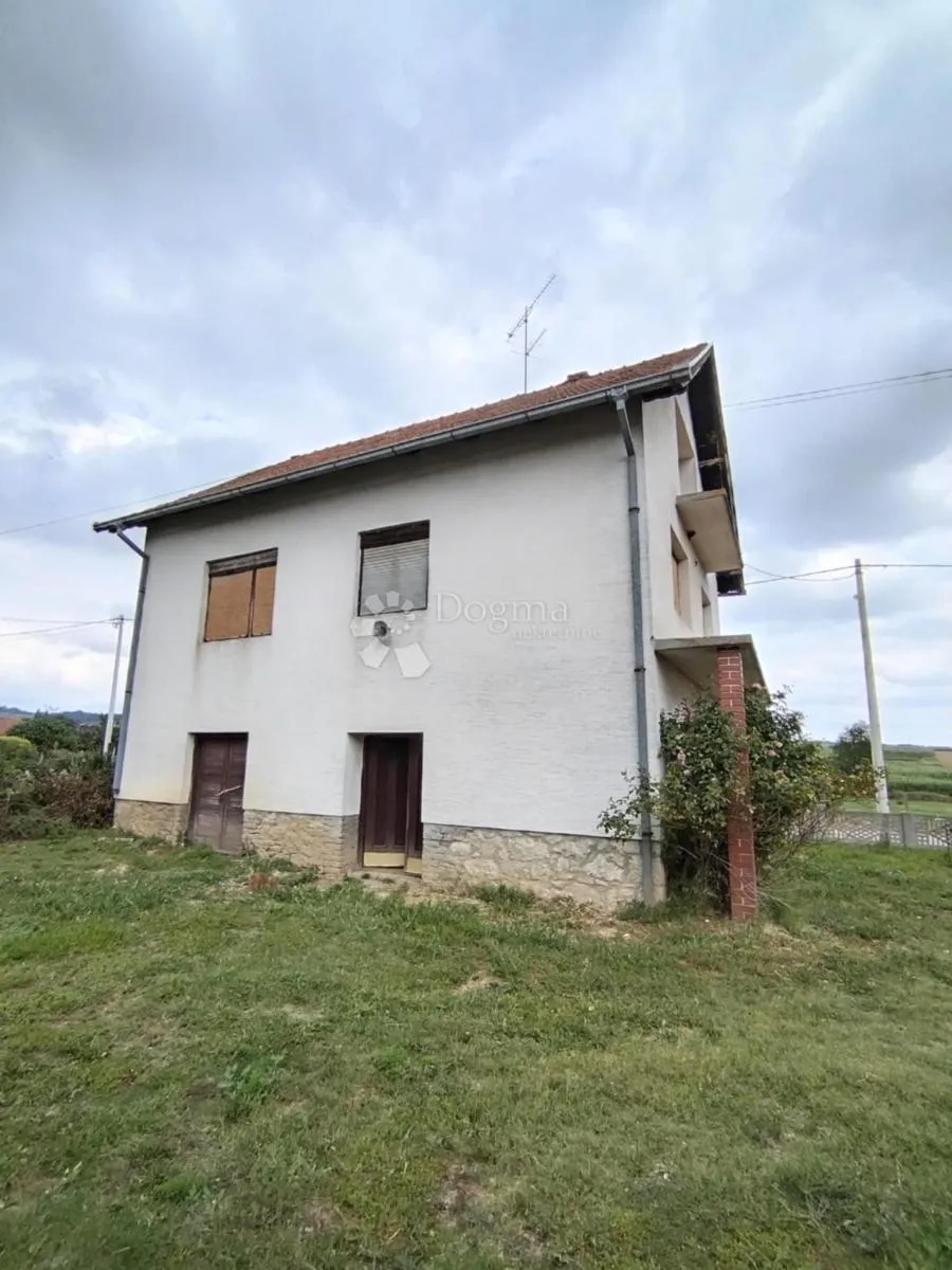 kuća za adaptaciju u gornjem fodrovcu–katnica+gospodarski objekti - slika 4