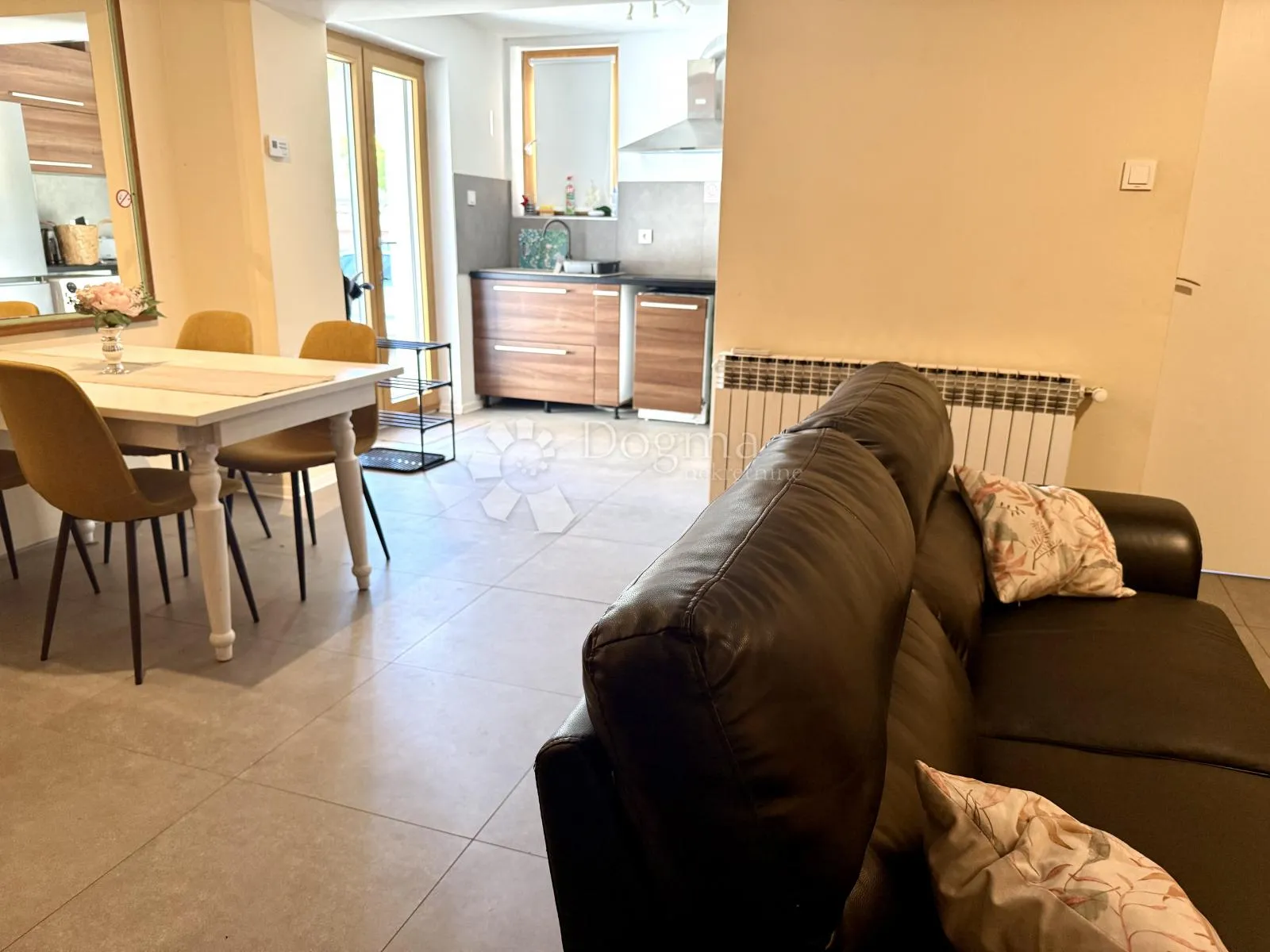 dubrava, grižanska, 3s stan, 75 m2 - slika 2