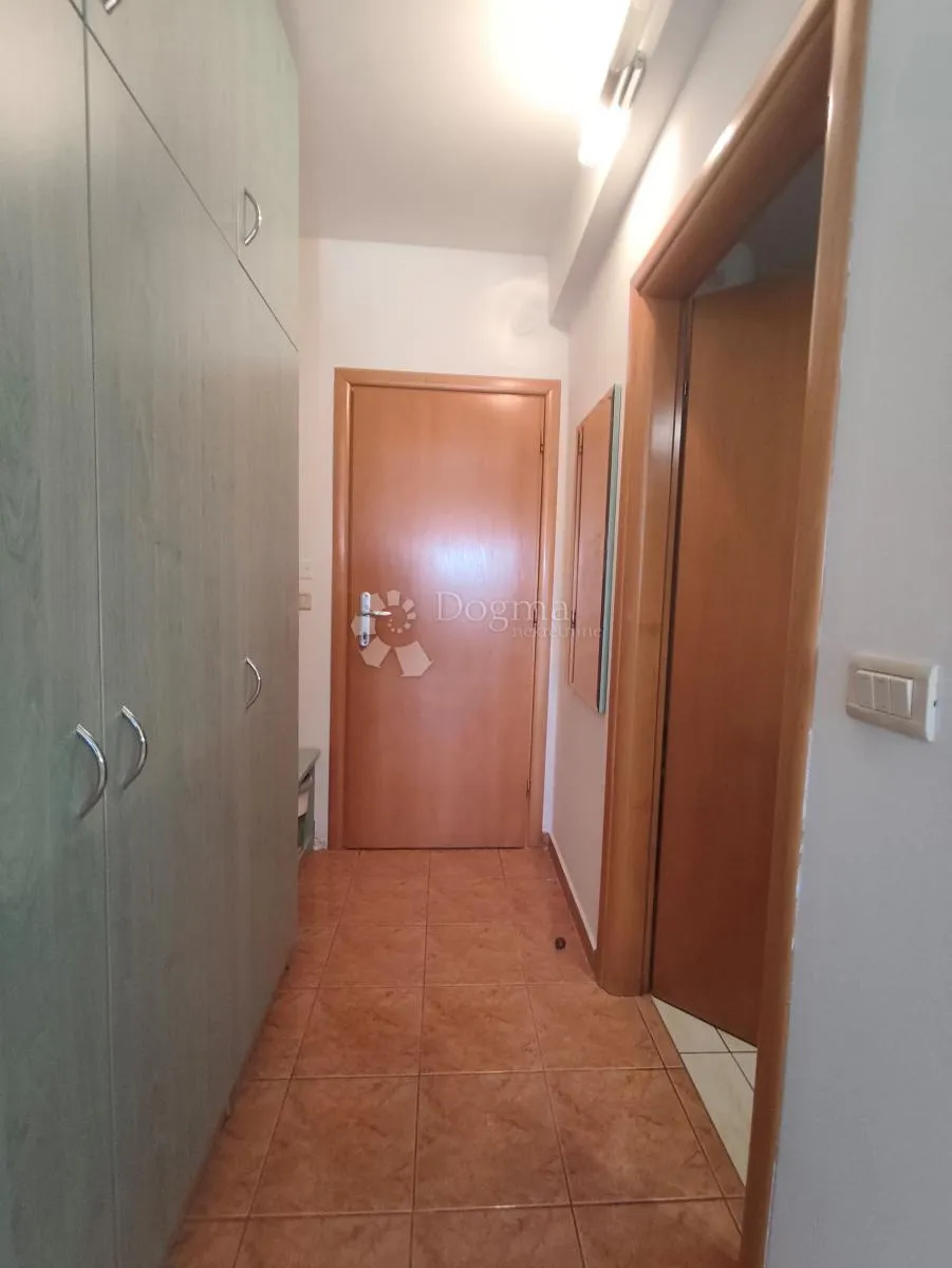 novouređeni apartman sa pogledom na more - slika 13