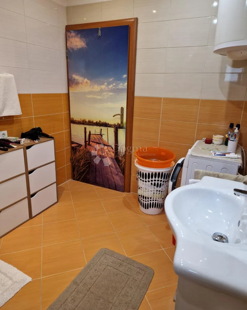 2 u 1 nekretnina: 3s+db stan + apartman s okućnicom - slika 9