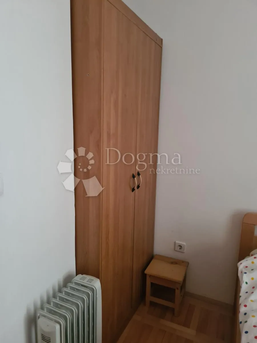 šibenik centar - kamena kuća blizu rive - slika 19