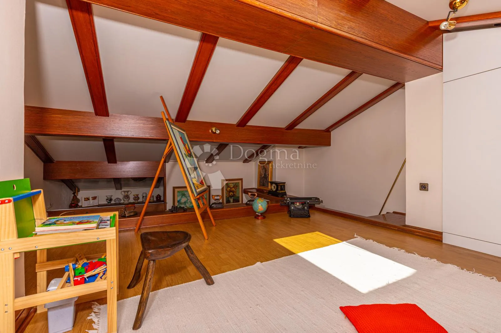 apartman sa galerijom i prekrasnim pogledom na more - slika 36