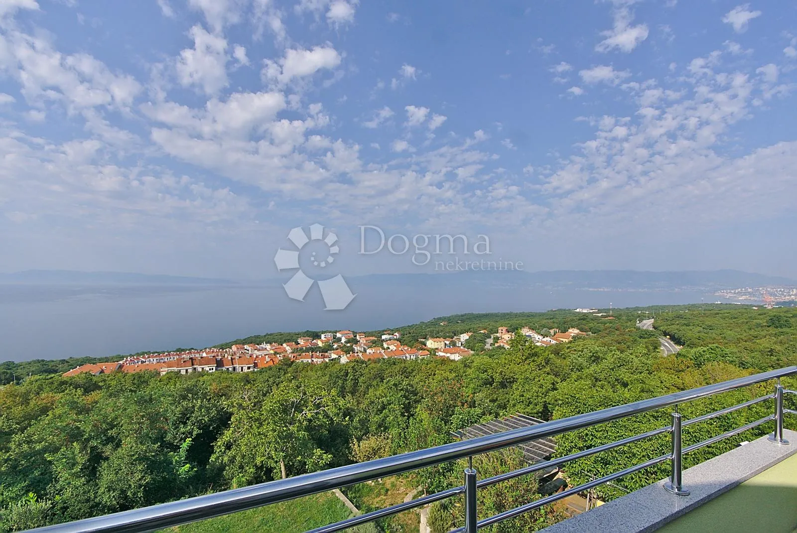 kostrena kuća sa 6 stanova - slika 12