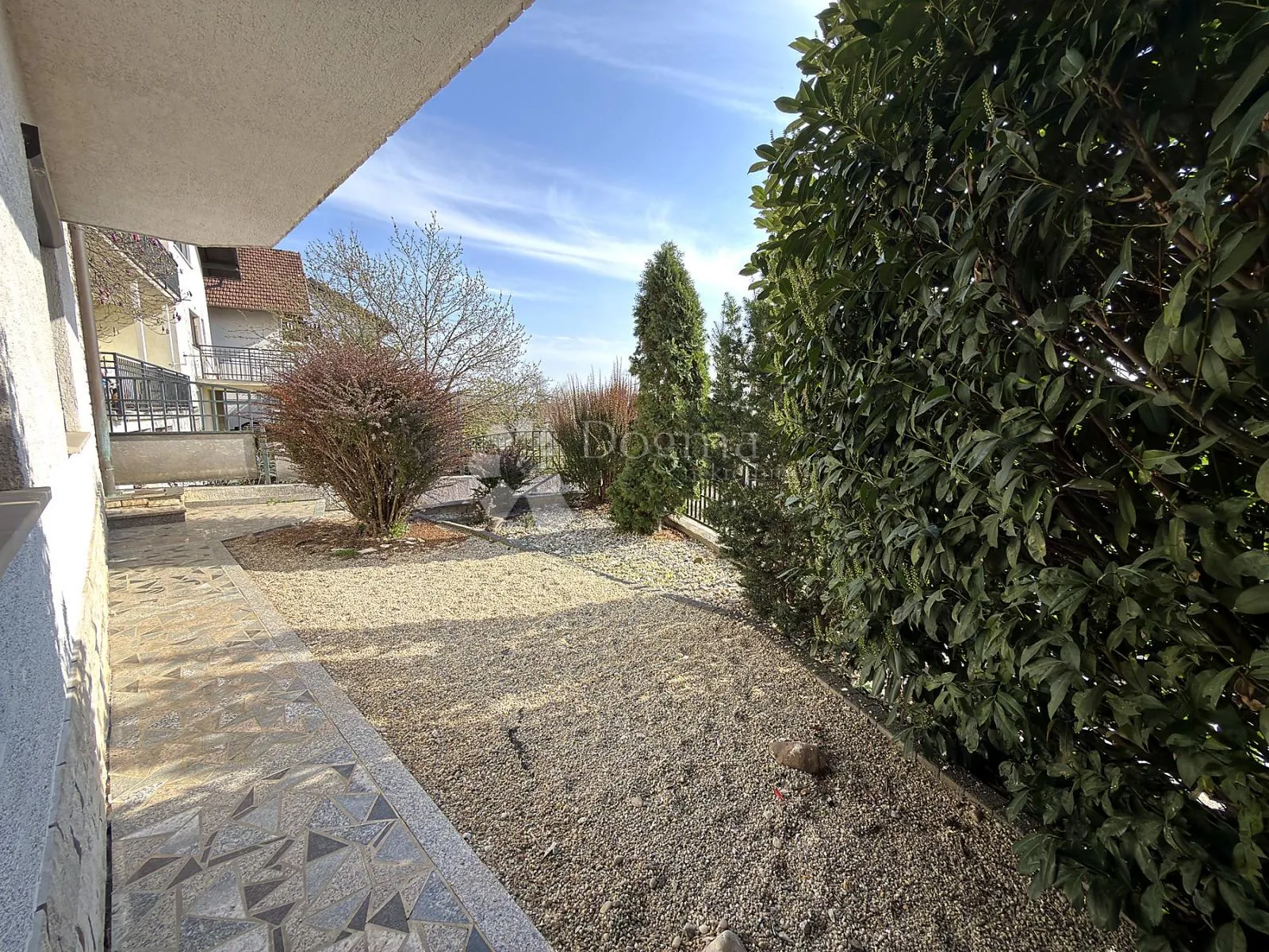 gornja dubrava – 3s stan 80 m² | vrt, terasa, parking, spremište - slika 9