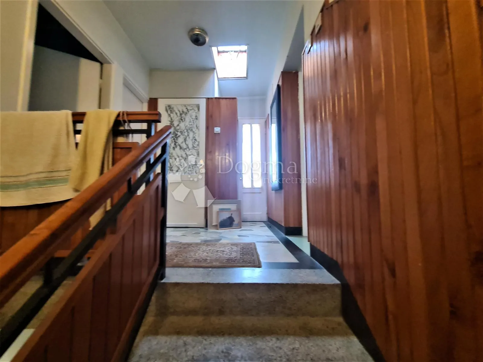 kuća na odličnoj lokaciji - slika 16