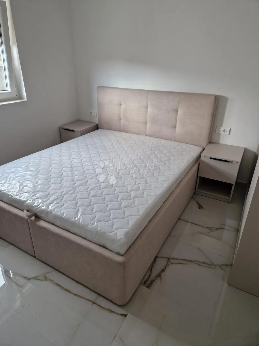 dvoetažni apartman u palitu sa prekrasnom krovnom terasom - slika 7
