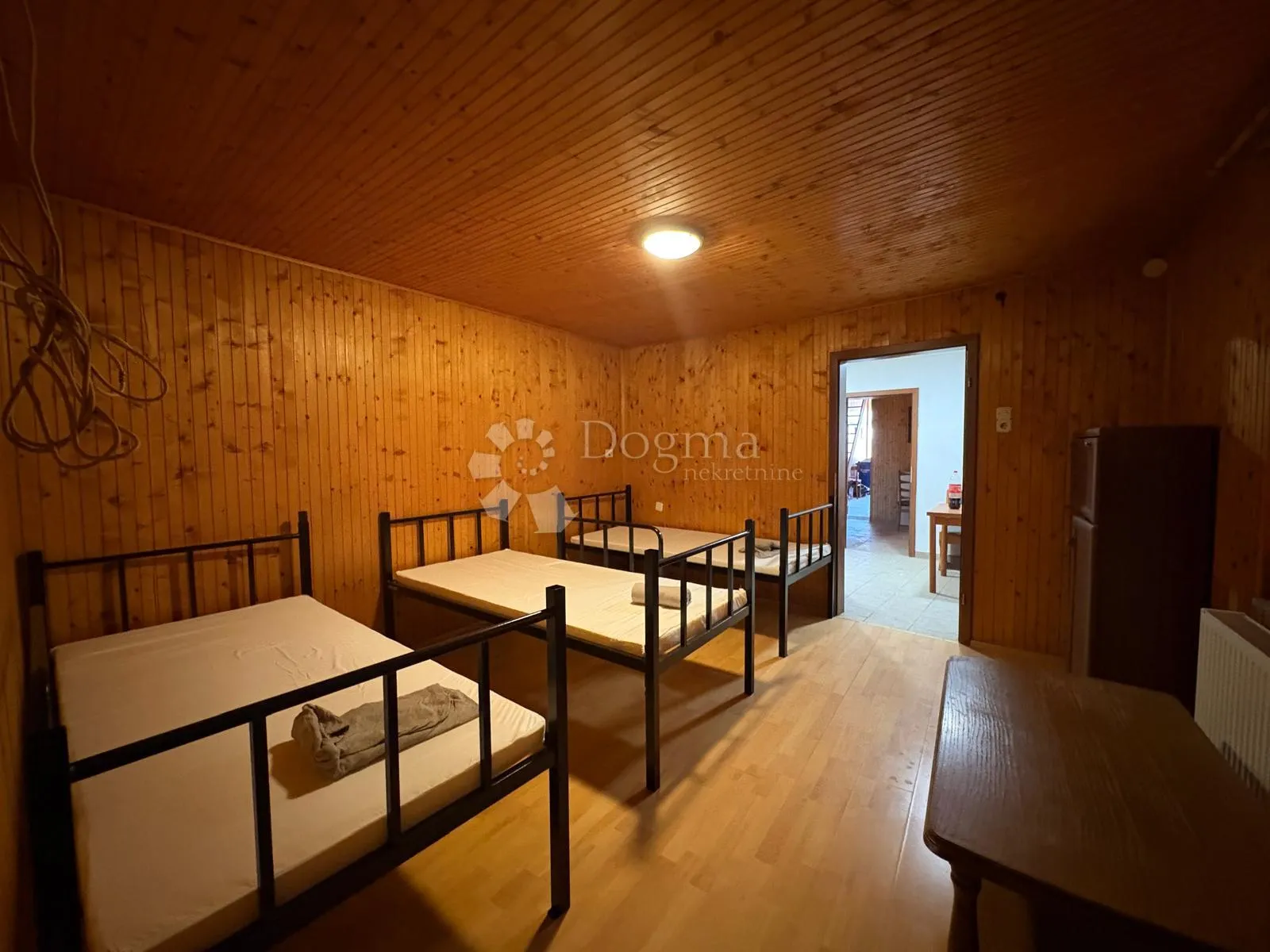 prostrana katnica u retfali – 291 m² s dvorištem - slika 24