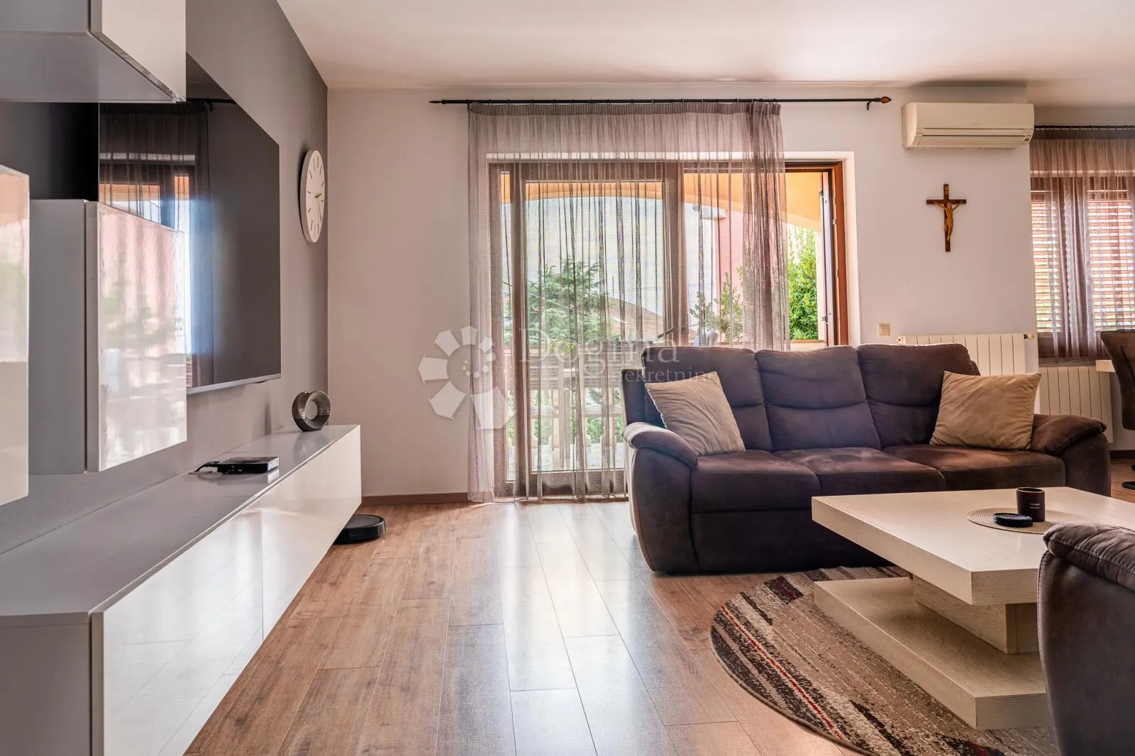 impozantna villa na trsatu - slika 11