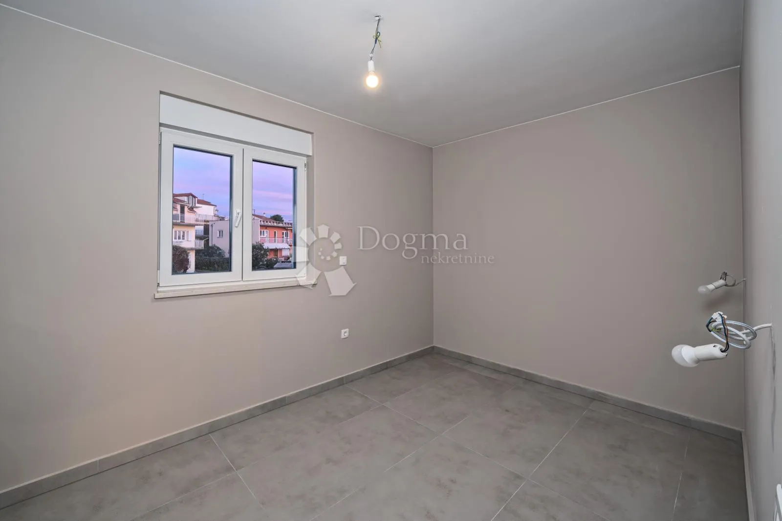 brodarica- penthouse 120m od mora as4 - slika 18
