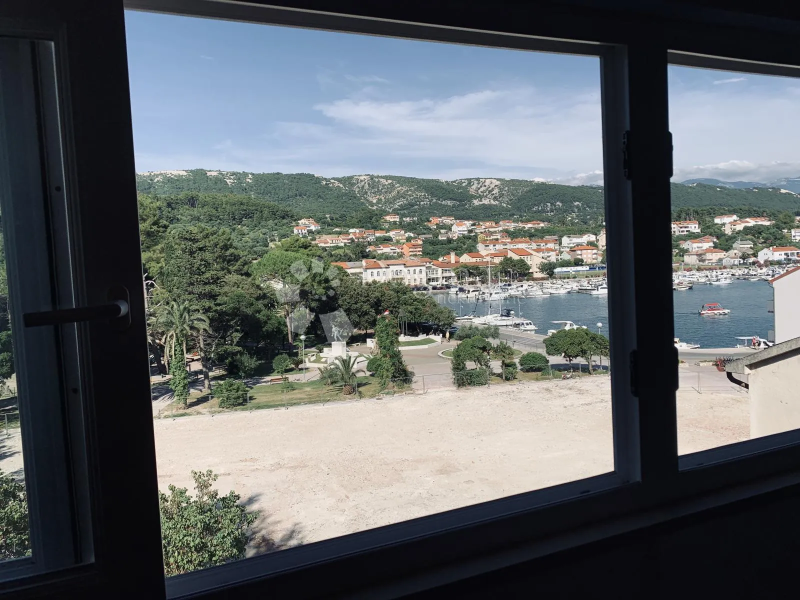 rab-odličan stan u gradskoj jezgri s pogledom - slika 3