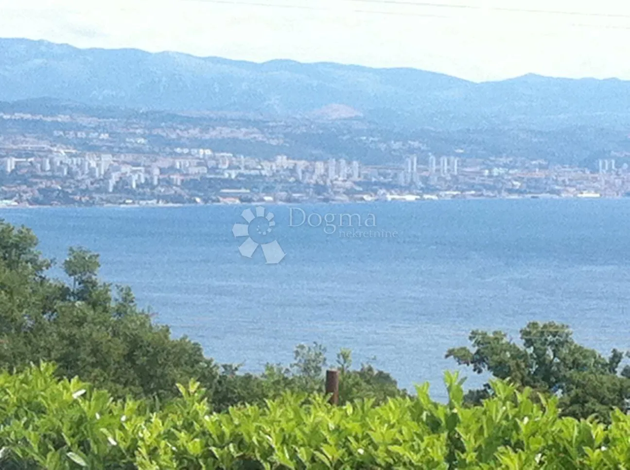 apartman za najam na mirnoj lokaciji - slika 10