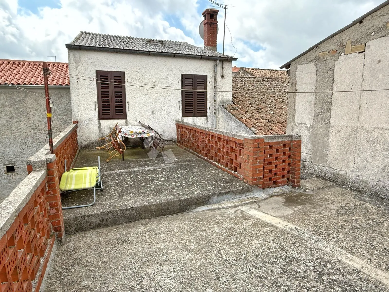 prilika - kuća za renovaciju s okućnicom u centru vodnjana - slika 7
