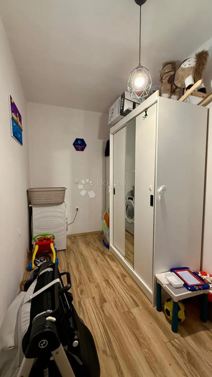 uredan dvosoban stan 55,03 m² u mirnoj zgradi s tri stana - slika 19
