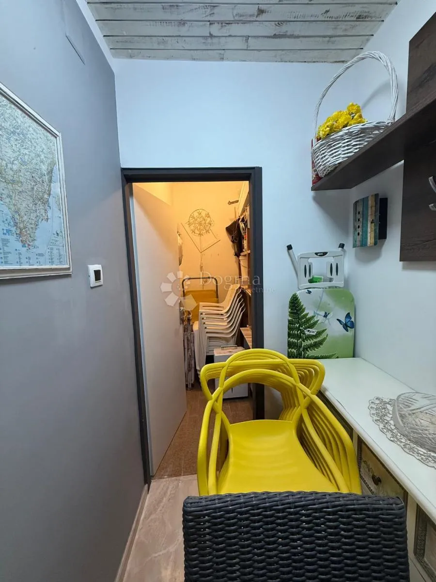 kuća s 2 stana - 300 m od mora - slika 19