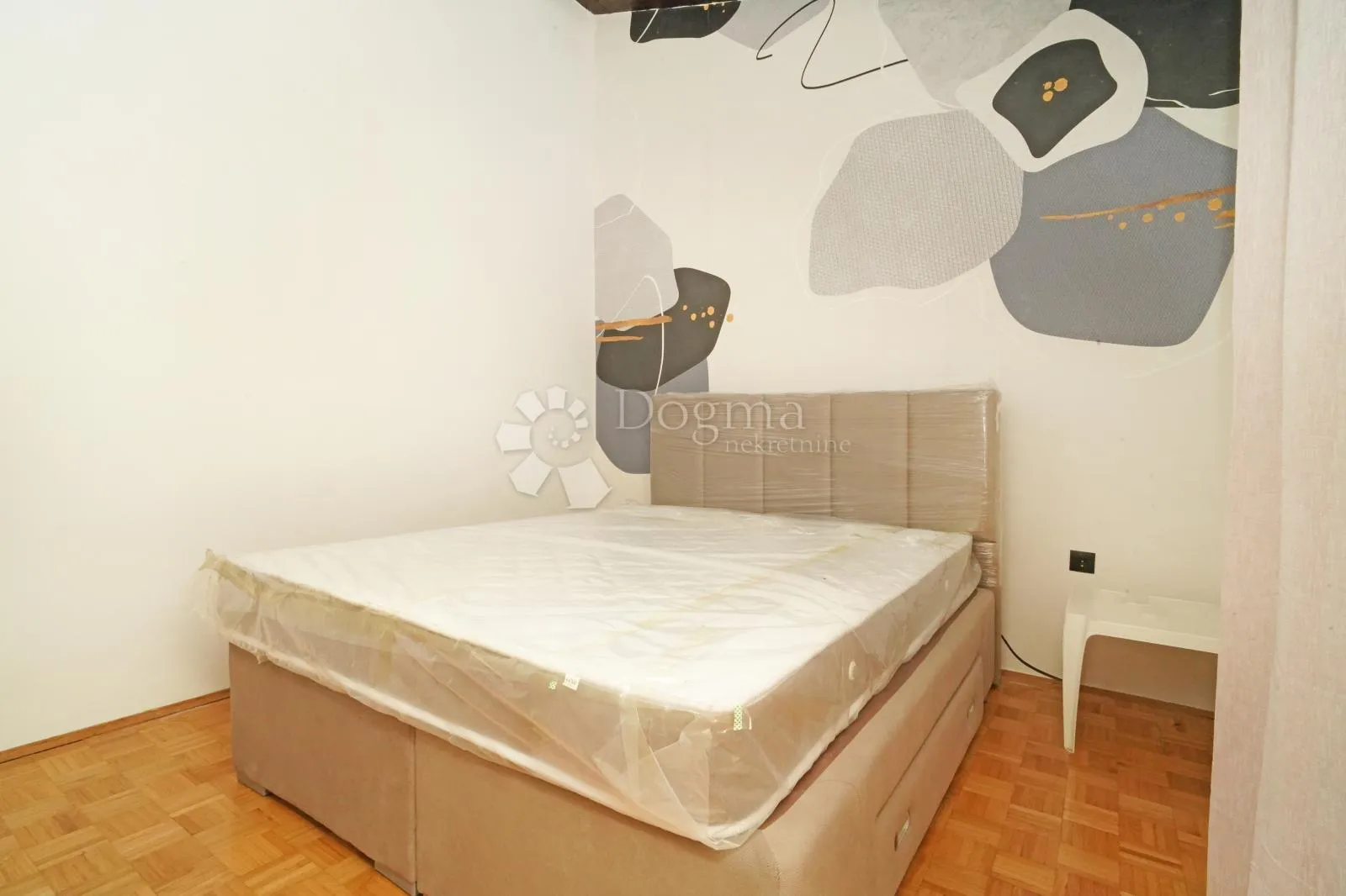 elegantna prizemnica u nizu 82 m²- červar - slika 4